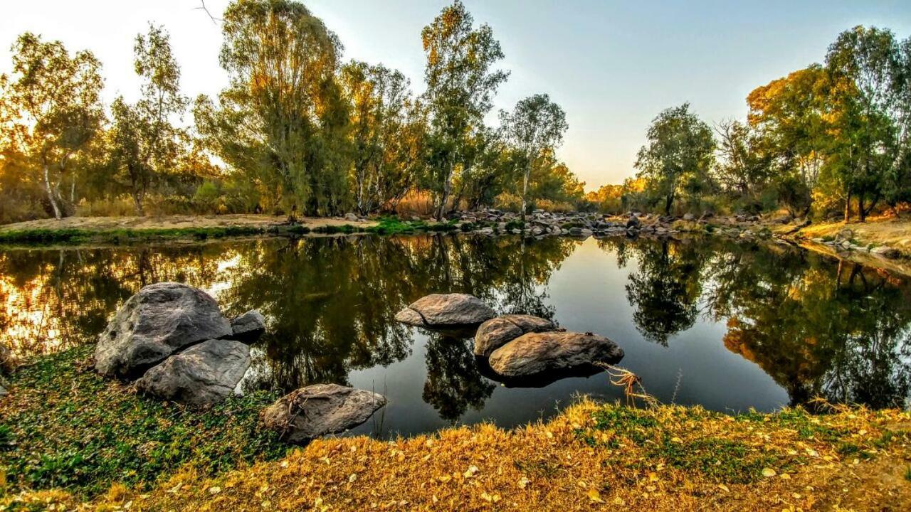 River Rock Lodge ปาเรส ภายนอก รูปภาพ
